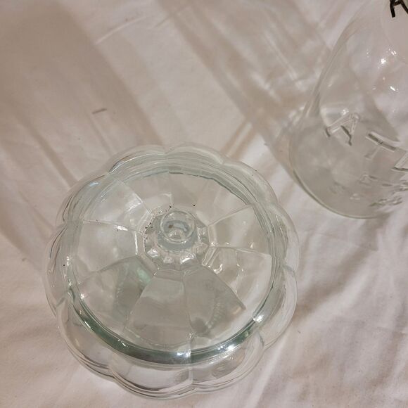Small Glass Pumpkin Candy Jar And Vtg ATLAS EZ Seal Qt Jar - Picture 2 of 11